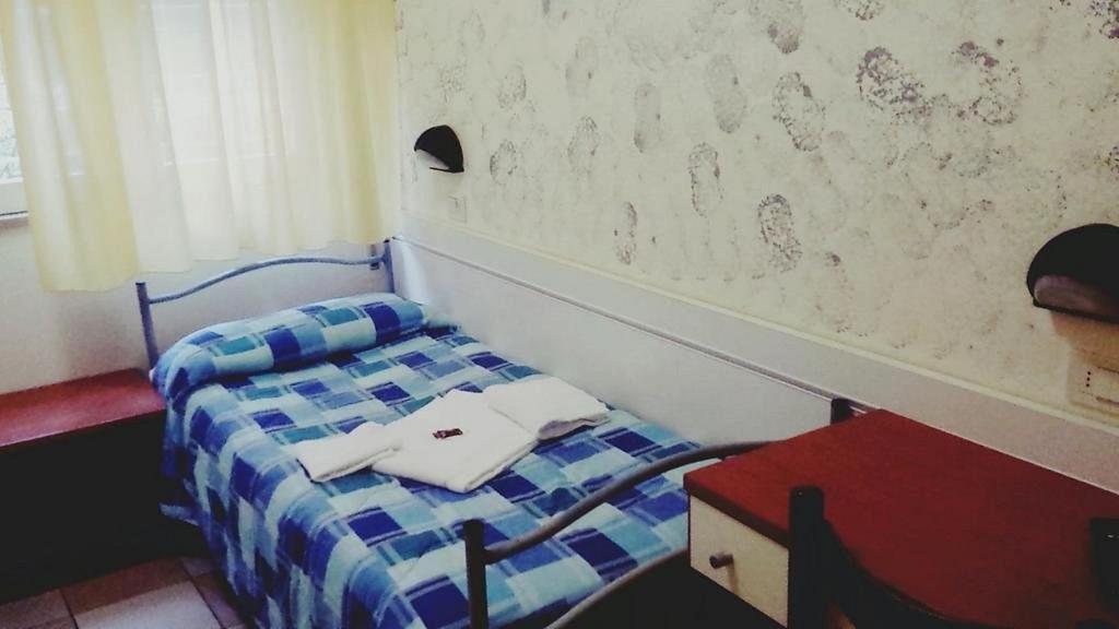 Hotel New Happy Римини Экстерьер фото